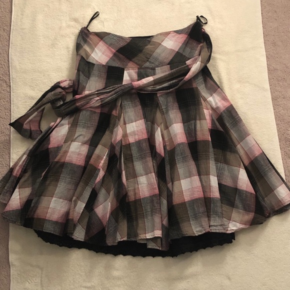 Checkered skirt - Picture 2 of 3